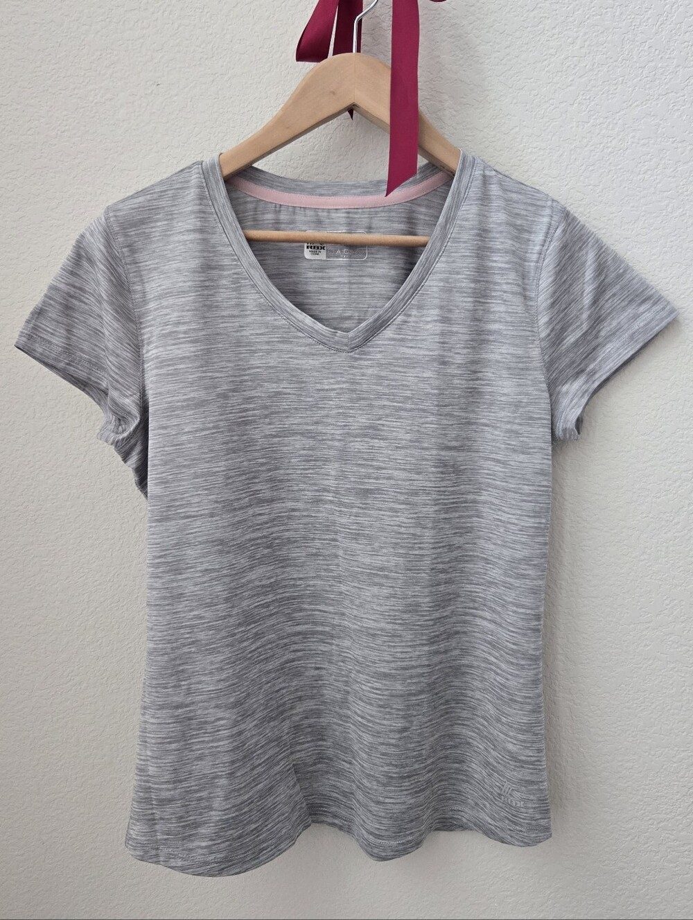 Bundle (7) Active Shirts - Picture 4 of 9